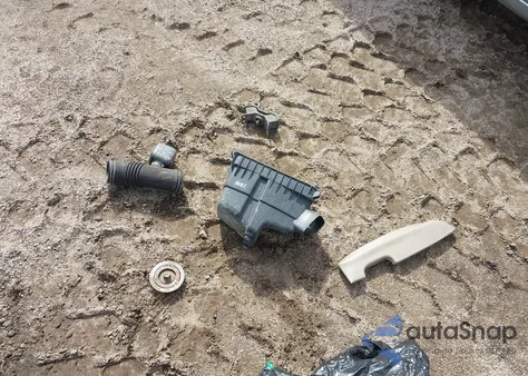 1999 Toyota Sienna Xle z USA, uszkodzony, nr VIN 4T3ZF13C6XU122840